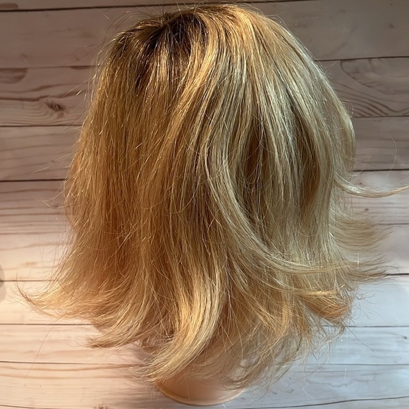 Ombre Blonde flipped Synthetic Wig with Dark Roots Bangs - Picture 5 of 7